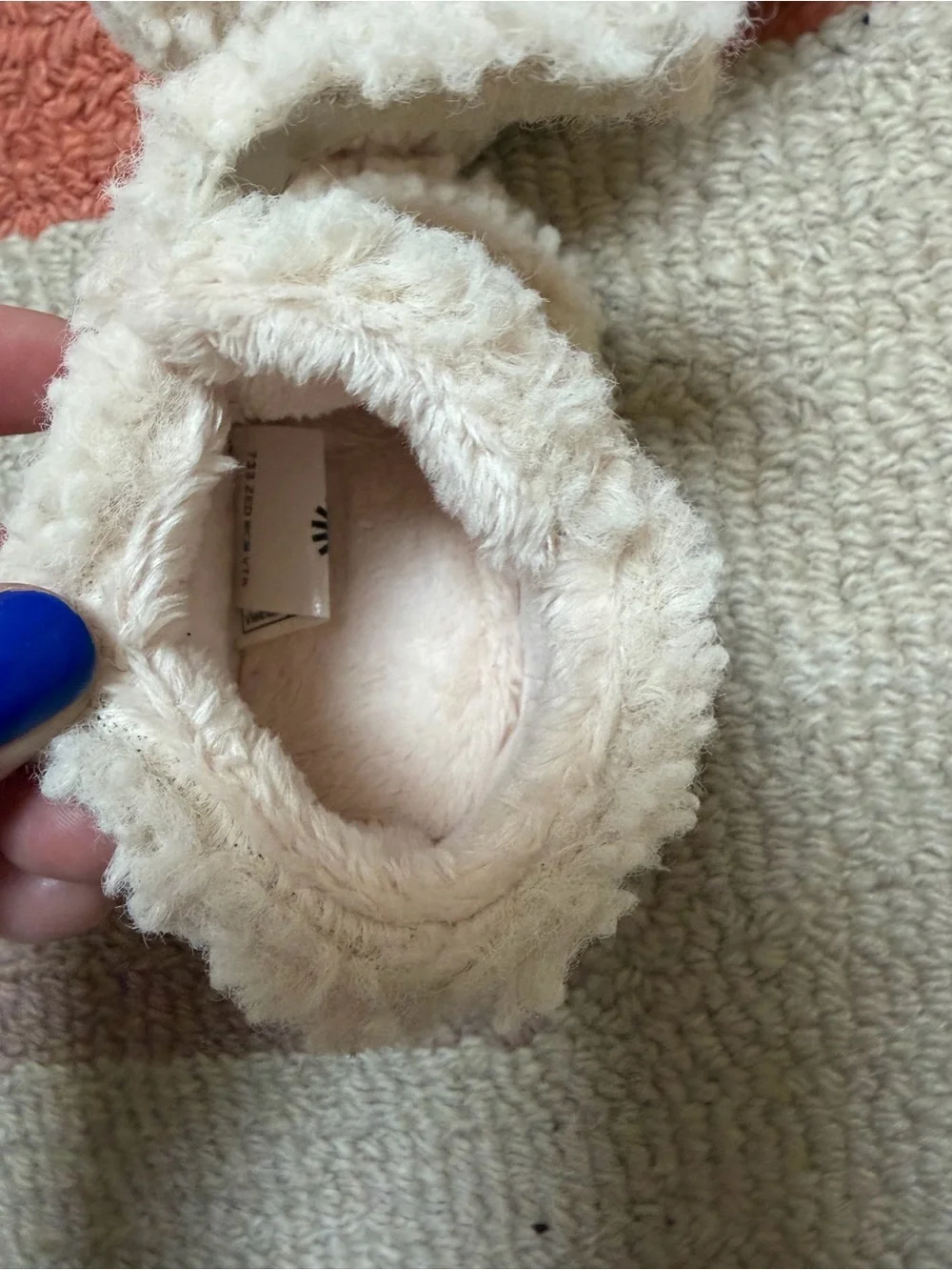 UGG Kids Sherpa Strap Slippers in Cream